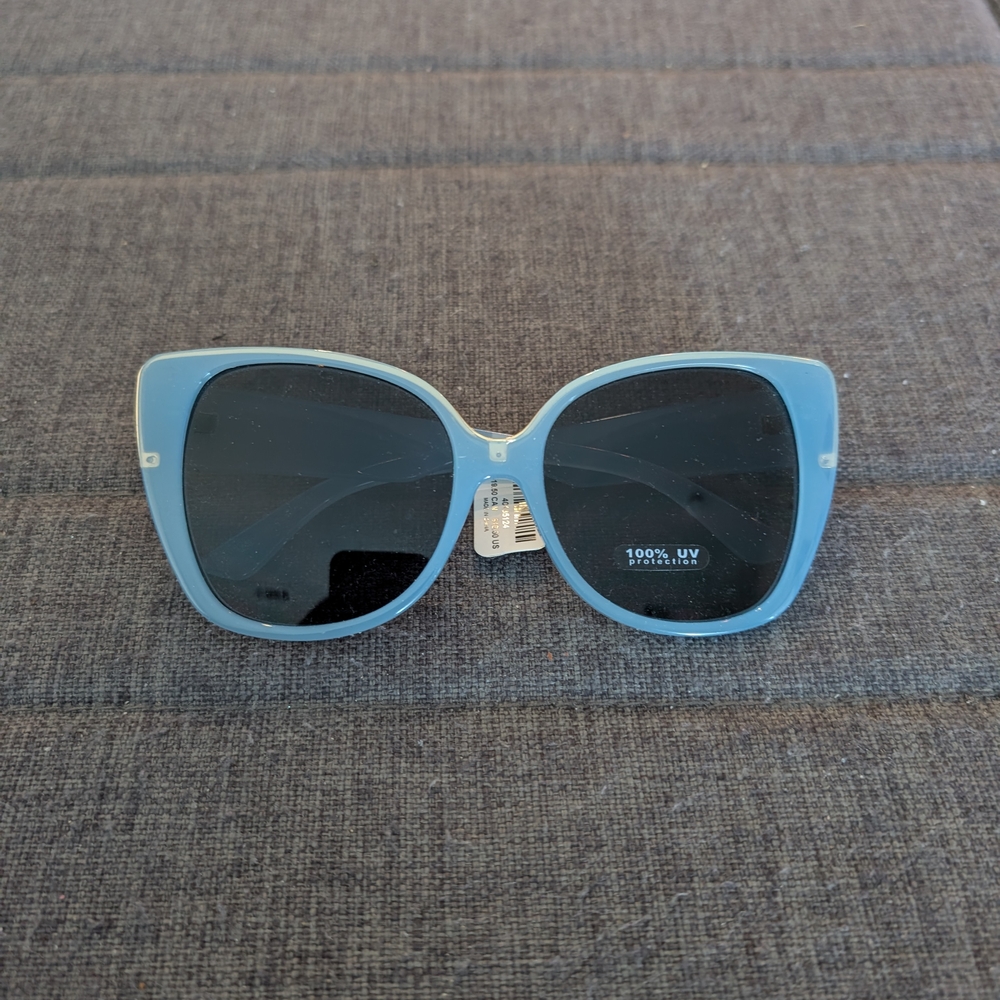 Stylish Blue Sunglasses